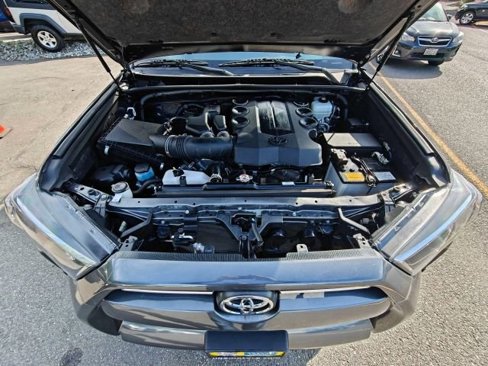 Used 2022 Toyota 4Runner SR5 Premium image 33