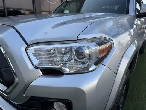 Used 2022 Toyota Tacoma SR5 image 10