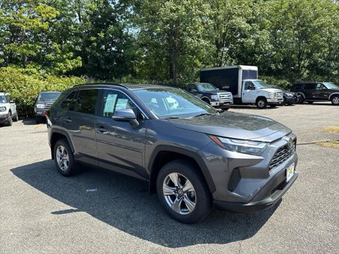 Used 2022 Toyota RAV4 XLE image 2