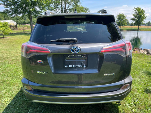 Used 2018 Toyota RAV4 AWD Hybrid image 9