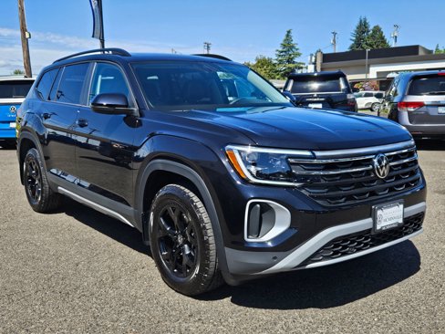 New 2025 Volkswagen Atlas Peak Edition SE image 7