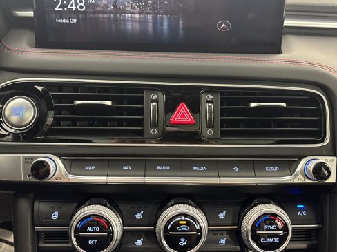Used 2022 Genesis G70 3.3T image 28