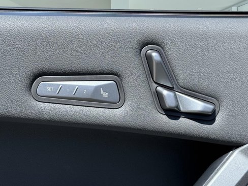 New 2026 BMW iX xDrive60 w/ M Sport Package image 19