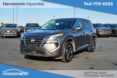 Used 2024 Nissan Rogue SV image 3