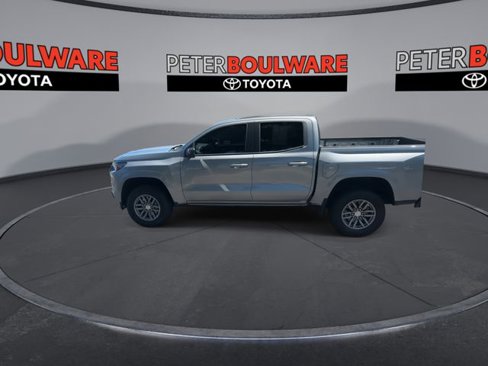 Used 2024 Chevrolet Colorado LT w/ LT Convenience Package image 10