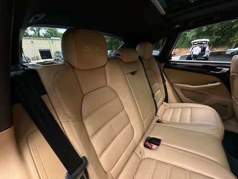 Used 2018 Porsche Macan GTS w/ Premium Package Plus image 44