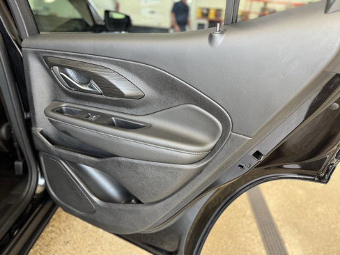 Used 2024 GMC Terrain SLT image 32