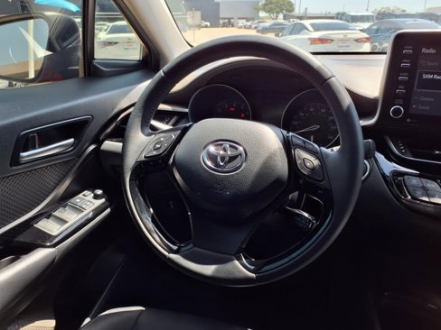 Used 2020 Toyota C-HR Limited image 13