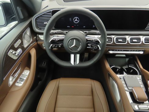 New 2026 Mercedes-Benz GLS 580 4MATIC image 11