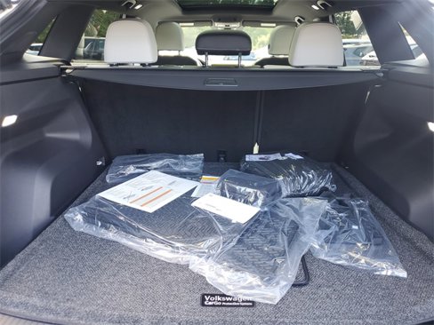 New 2026 Volkswagen Atlas Cross Sport SEL Premium R-Line image 9