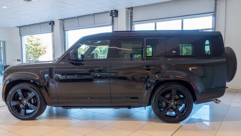 New 2024 Land Rover Defender 130 V8 image 4