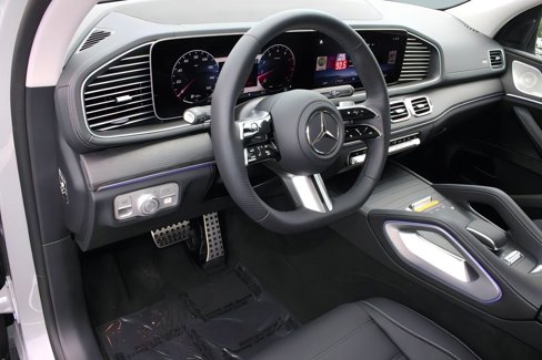New 2025 Mercedes-Benz GLS 450 4MATIC image 4