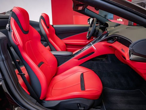Used 2024 Ferrari Roma Spider image 20