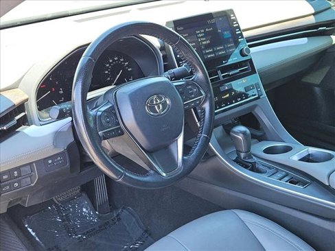 Used 2019 Toyota Avalon XLE image 10