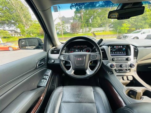 Used 2019 GMC Yukon SLT image 23