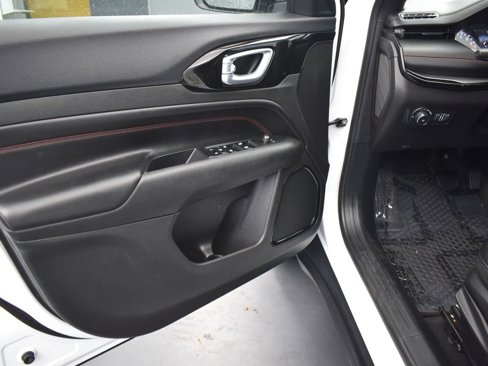 Used 2023 Jeep Compass Trailhawk image 23