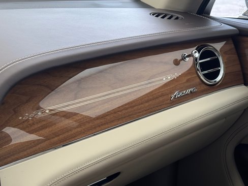New 2025 Bentley Bentayga image 21