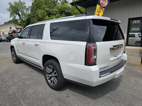 Used 2019 GMC Yukon XL Denali w/ Denali Ultimate Package image 2