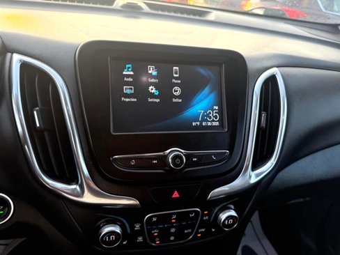 Used 2018 Chevrolet Equinox LT image 12