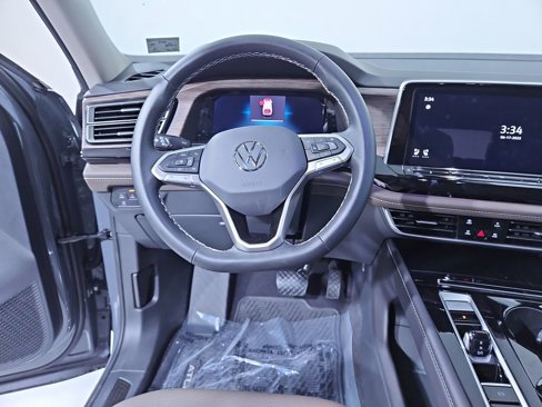 New 2025 Volkswagen Atlas SEL image 13