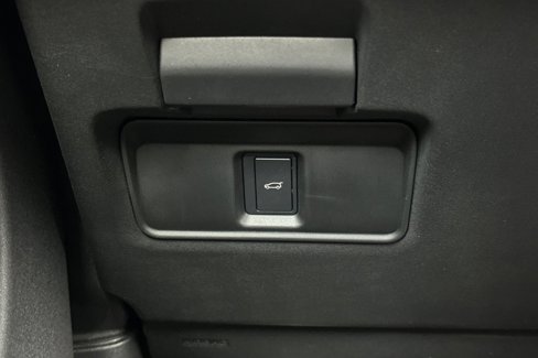 Certified 2024 Land Rover Discovery Sport S image 32