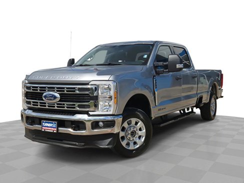 Used 2024 Ford F250 XLT image 1