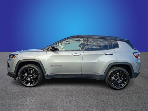 Used 2022 Jeep Compass Altitude w/ Sun and Sound Group image 7