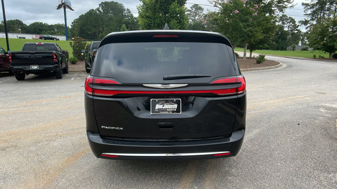 New 2026 Chrysler Pacifica Select image 9