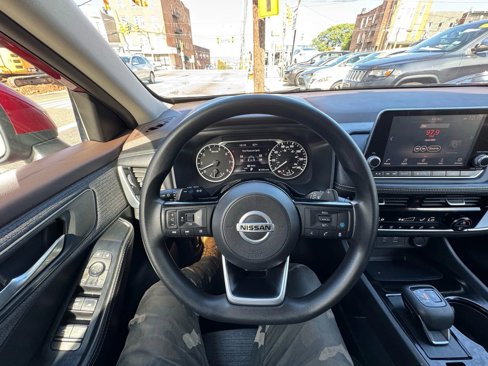 Used 2021 Nissan Rogue SV image 28