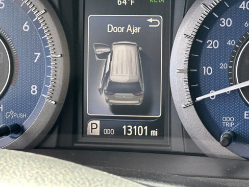 Used 2019 Toyota Sienna AWD image 11