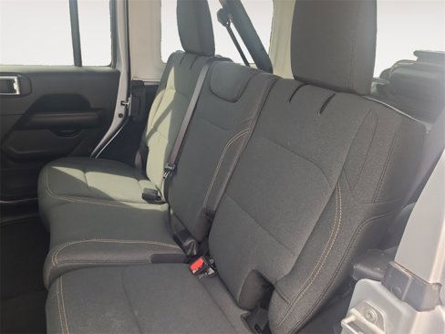 Used 2024 Jeep Wrangler Sahara image 13