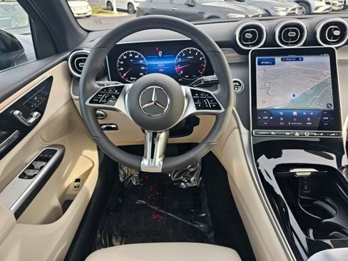 Certified 2025 Mercedes-Benz GLC 300 4MATIC image 31