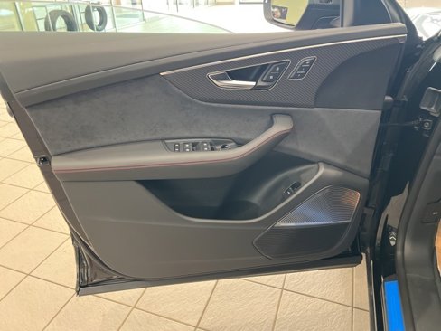 New 2025 Audi RS Q8 performance image 11