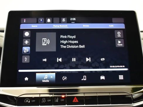 Used 2024 Jeep Compass Latitude image 34