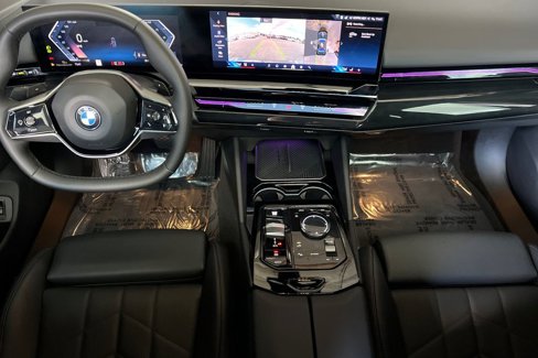 Used 2024 BMW 530i xDrive w/ Premium Package image 13