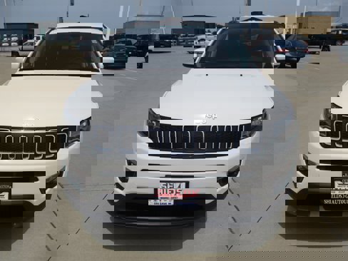 Used 2018 Jeep Compass Latitude image 9