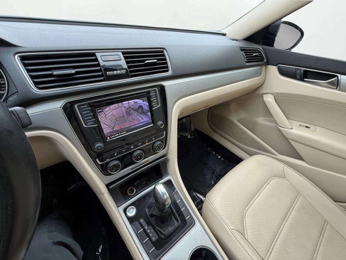 Used 2019 Volkswagen Passat 2.0T Wolfsburg w/ Wheels & Sunroof Package image 19