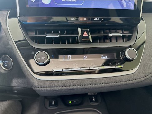 Certified 2025 Toyota Corolla XLE image 16