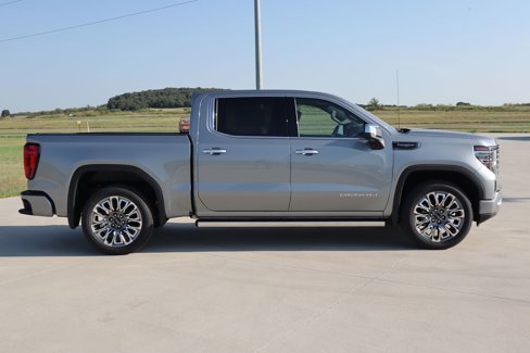 New 2026 GMC Sierra 1500 Denali Ultimate image 3
