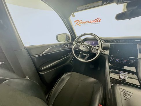 Used 2021 Jeep Grand Cherokee L Laredo image 9