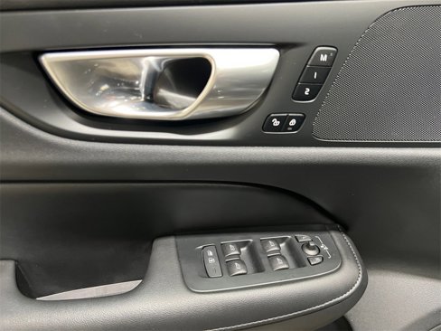 Used 2024 Volvo S60 B5 Plus image 22