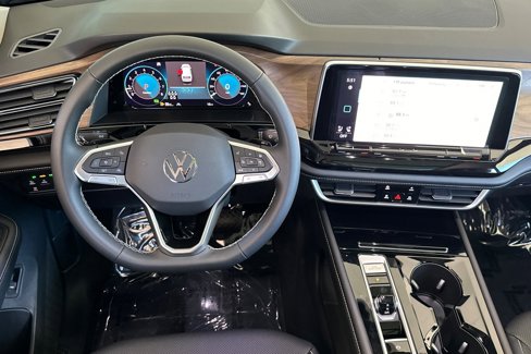 New 2026 Volkswagen Atlas SE image 13