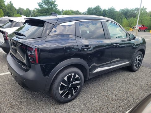 New 2025 Nissan Kicks SV w/ SV Premium Package image 8