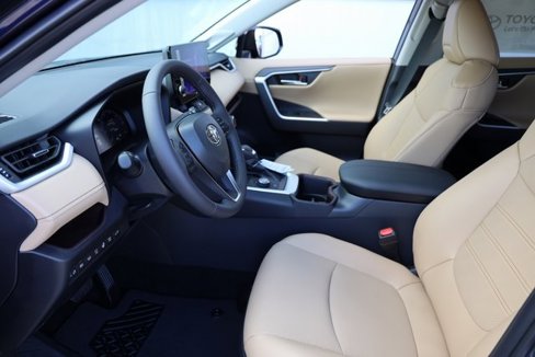 New 2025 Toyota RAV4 Limited image 10