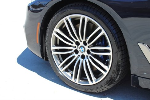 Used 2018 BMW M550i xDrive image 11