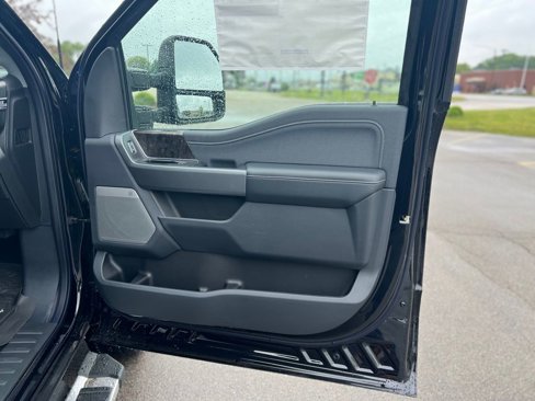New 2025 Ford F250 Lariat image 39