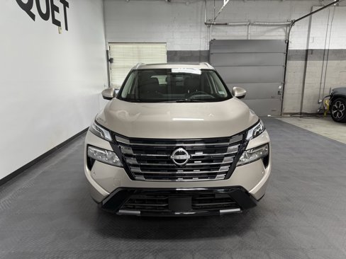 Used 2025 Nissan Rogue Platinum w/ Tech Package image 3