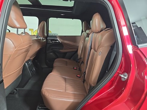 New 2025 Mitsubishi Outlander SEL image 11