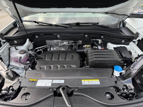New 2025 Volkswagen Atlas Peak Edition SE image 16