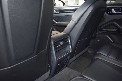 Used 2021 Porsche Cayenne image 29